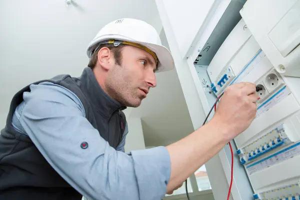 Electrician Near You Offering Fast, Affordable Electrical Repairs