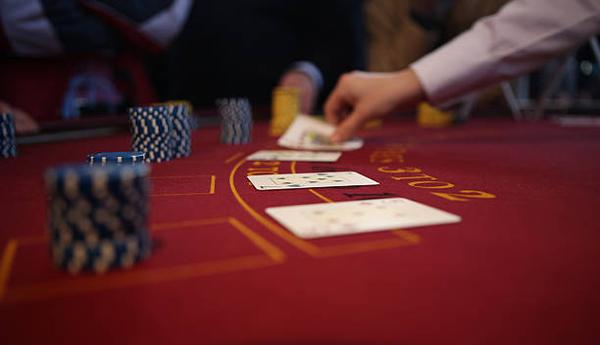 Examining the Range of Table Choices at an online casino Singapore