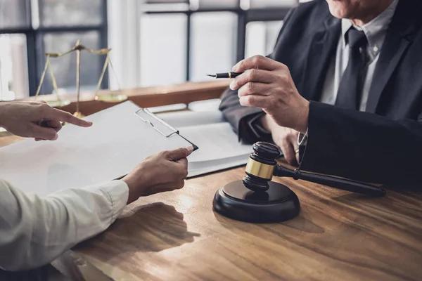 Trusted Contract Law Firm Florida for Business Agreements and Disputes